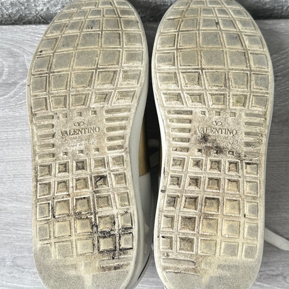 Valentino Garavani White & Gold Rockstud Sneakers Made in Italy - Picture 14 of 16